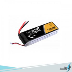تصویری از نمای رو به روی باتری لیتیوم پلیمر 3 سل Tattu 3500mAh 35C همراه سیم های کانکتور متصل به باتری به رنگهای قرمز و مشکی و لوگوی رها