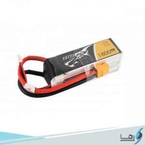 تصویری از نمای رو به روی باتری لیتیوم پلیمر 4 سل Tattu 1800mAh 45Cهمراه سیم های کانکتور متصل به باتری به رنگهای قرمز و مشکی