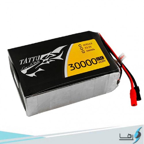 تصویری از نمای رو به روی باتری لیتیوم پلیمر 6 سل Tattu 30000mAh 25Cهمراه سیم های کانکتور متصل به باتری به رنگهای قرمز و مشکی و لوگوی رها