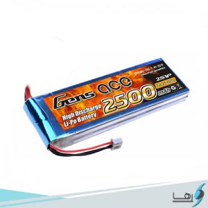 تصویری از نمای رو به روی باتری لیتیوم پلیمر 2 سل Gens Ace 2500mAh 25C همراه سیم های کانکتور متصل به باتری به رنگهای قرمز و مشکی
