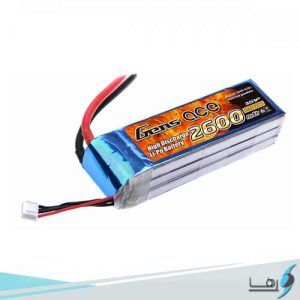 تصویری از نمای رو به روی باتری لیتیوم پلیمر 3 سل Gens Ace 2600mAh 25C همراه سیم های کانکتور متصل به باتری به رنگهای قرمز و مشکی باتری به رنگ ابی