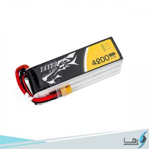 تصویری از نمای رو به روی باتری لیتیوم پلیمر 3 سل Tattu 4200mAh 35Cهمراه سیم های کانکتور متصل به باتری به رنگهای قرمز و مشکی